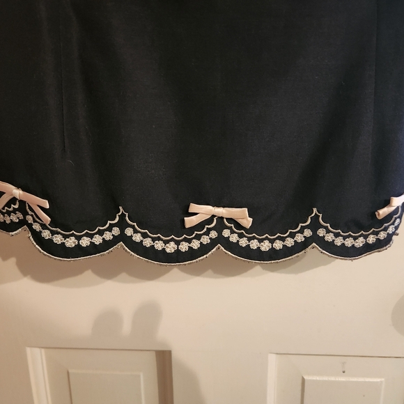 Anthropologie black corset top with pink  trim and bow detail - Picture 5 of 10
